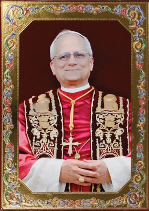 Paus Leo XIV op houten plateau